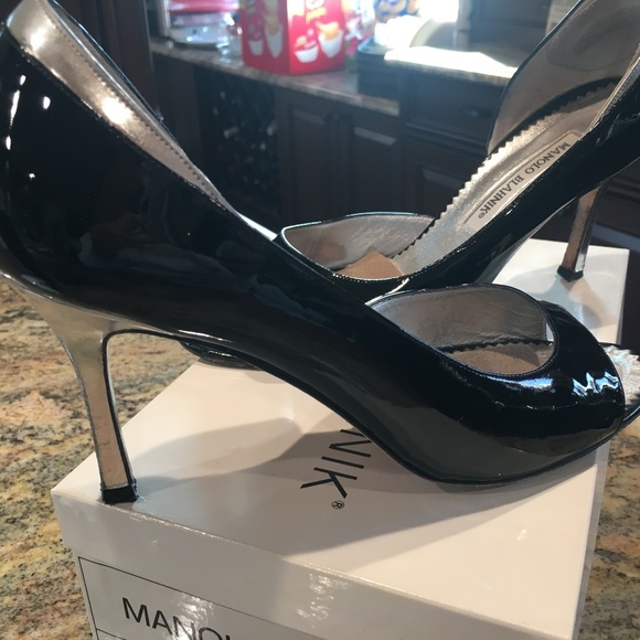 MANOLO BLAHNKI PATENT LEATHER PEEP TOE SIZE 39.5 - Picture 1 of 4